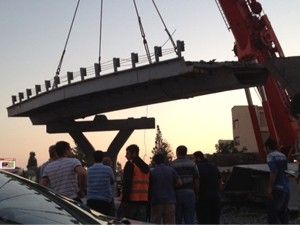 Metrobüs Yolu Çöktü 1 ölü