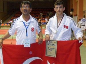 Çelik judoda bronz madalya aldı