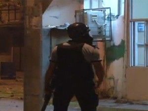 Diyarbakır'da polise molotof yağdı