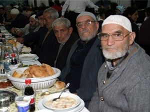 İftar sofraları prestij sofraları olmasın