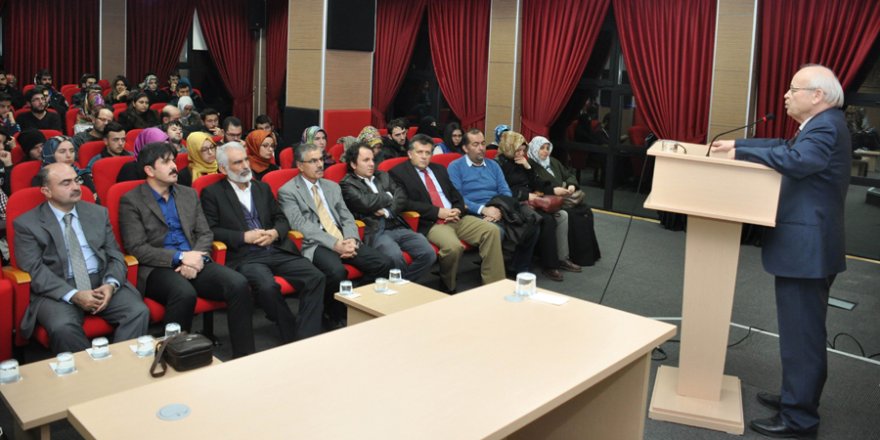 Konya’da, “Şehir Konferansları” devam ediyor