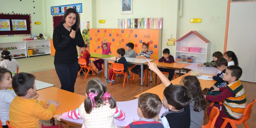 Anaokulu öğrencilerine  sağlıklı beslenme semineri