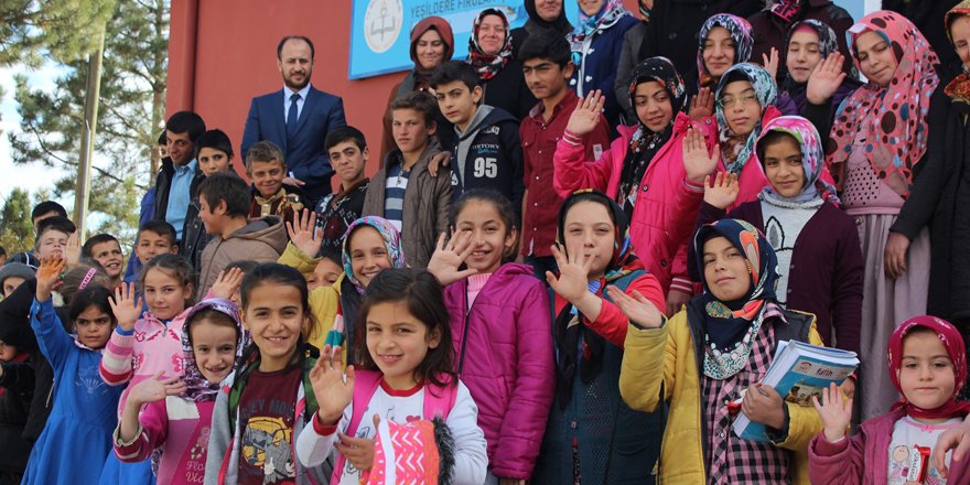 "Masum yüzleri güldürebiliyorsak ne mutlu"