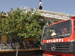 Aksaray'da balkonda çıkan yangın korkuttu