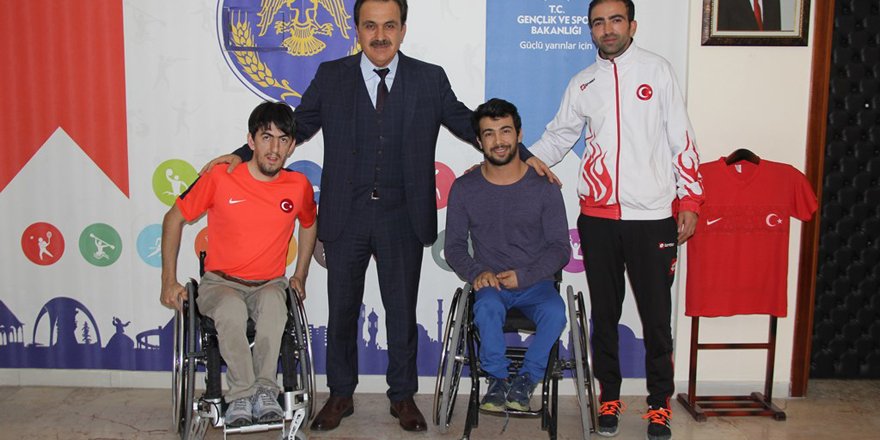 Paralimpik şampiyon Ersöz’ü ziyaret etti