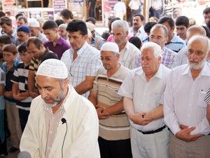 Arakan için eller duada