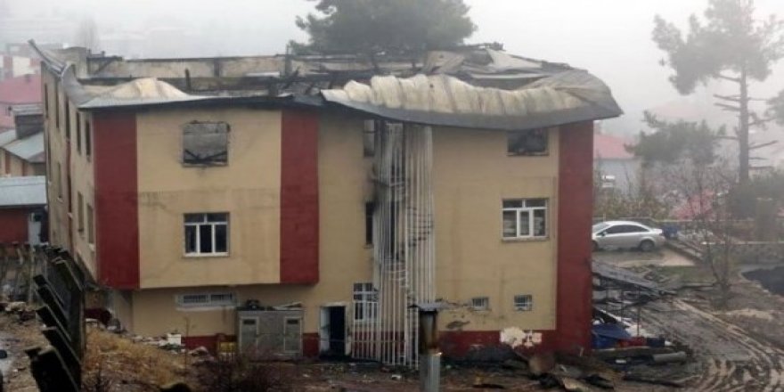 Adana'daki yurt yangını ile ilgili 4 kişi tutuklandı