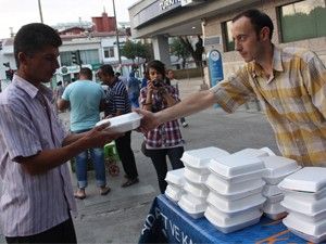 AK Gençlikten 10 günde 10 bin kumanya