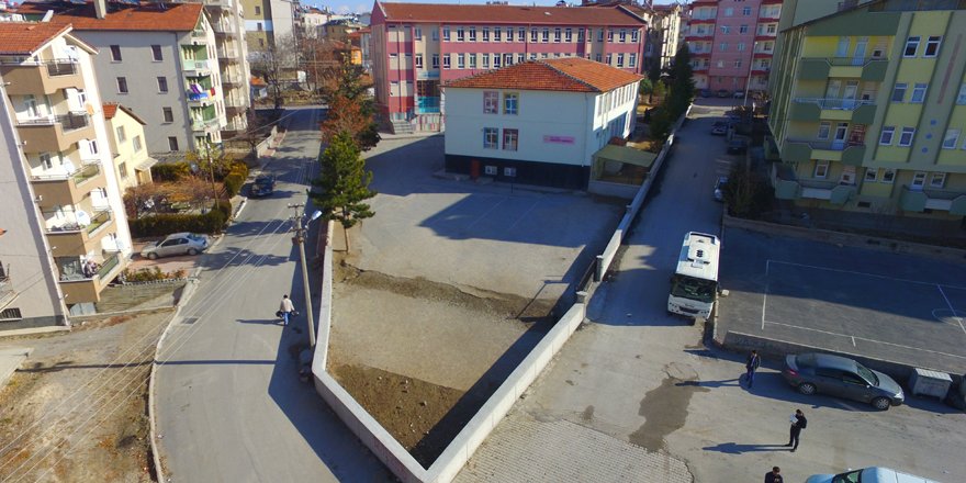 Beyşehir Belediyesi’nden okul bahçesi genişletme