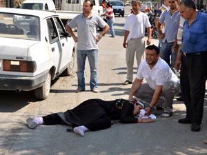 Otomobilin çarptığı kişi yaralandı