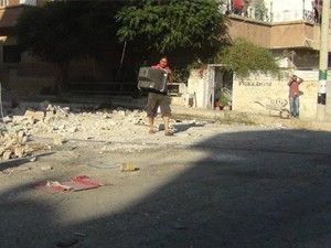 Esed Zabadani'yi bombalıyor