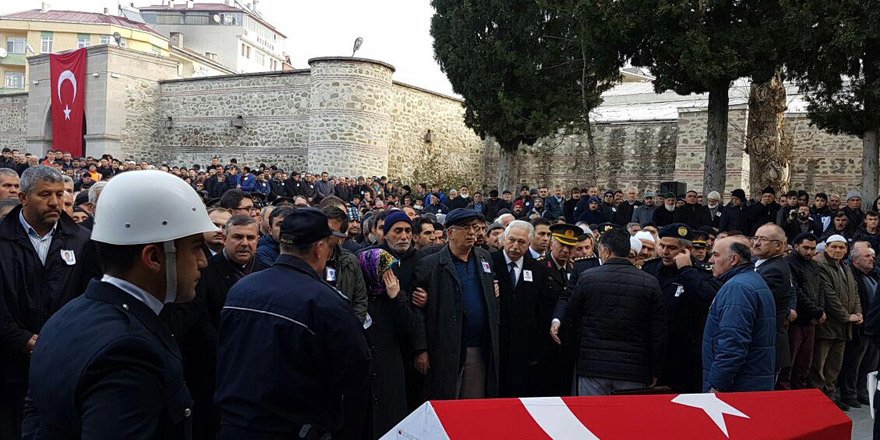 Beşiktaş şehitleri toprağa veriliyor