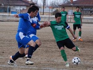 Sarayönü Belediyespor umut verdi