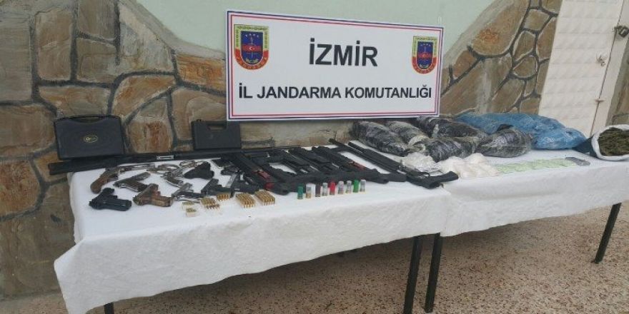 İzmir’de jandarmadan uyuşturucu operasyonu