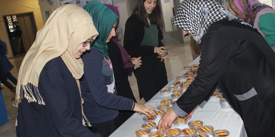 Enderun’da kandil simidi ikram edildi