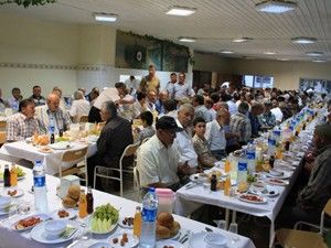 Emekli işçileri iftarda buluştu