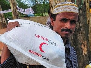 Türk Kızılayı'ndan Arakanlı Müslümanlara yardım
