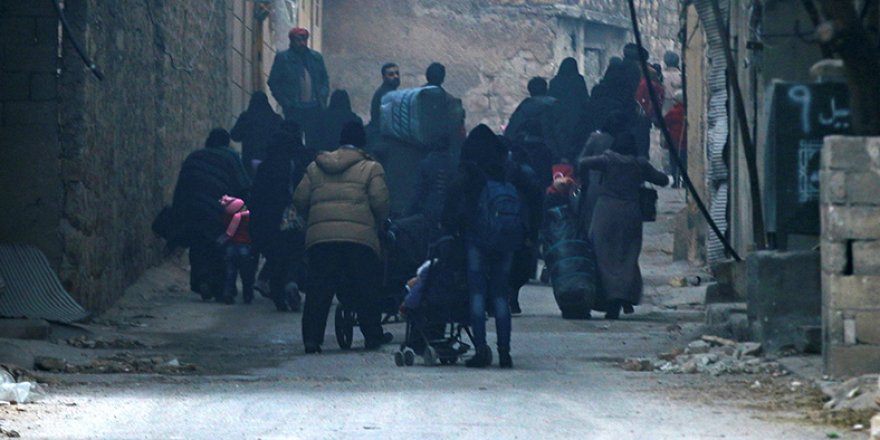 Halep'te tahliye konvoyu yeniden yola çıktı