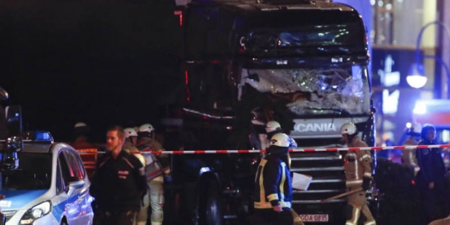 Berlin’de kamyon pazara girdi: 12 ölü