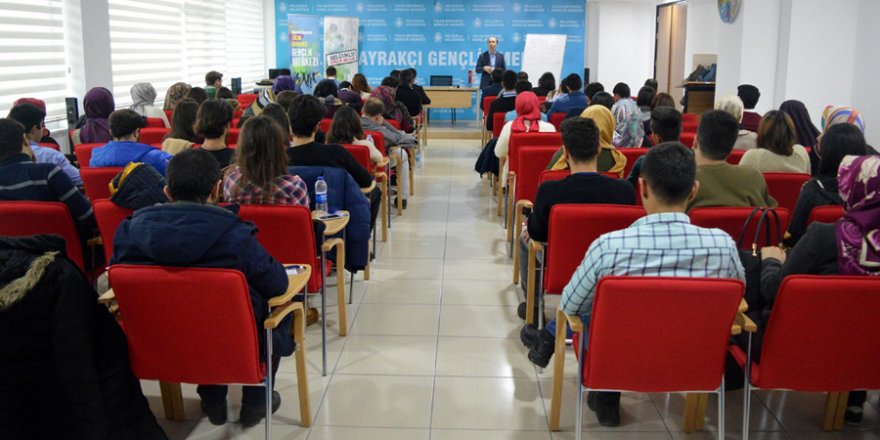 Selçuklu Gençlik Meclisi’nde Ortadoğu konuşuldu