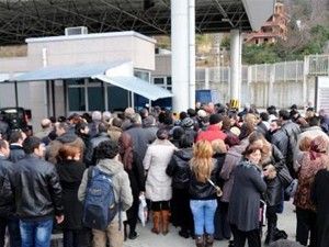 Sarp kapısında geçiş rekoru