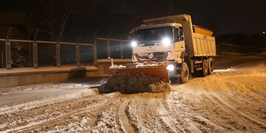 Selçuklu’da 24 saat kar mesaisi