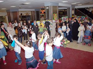 Miniklerin başarısı ailelerini sevindirdi