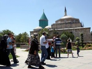 Ramazan'da Mevlana Müzesi'ne ziyaretçi akını