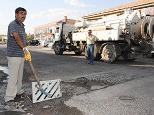 Aksaray'da demir ızgaralar çalınıyor