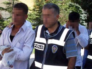 Çaldıkları altınlarla yakalandılar