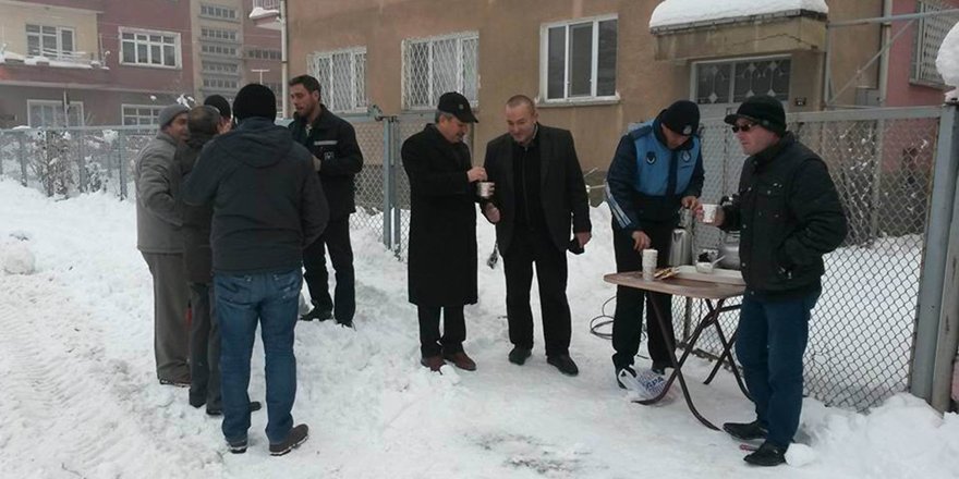 Akşehir’de kar temizleme çalışmaları sürüyor