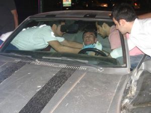 Alkollü sürücü kazada yaralandı