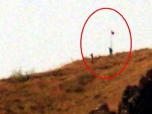 Bayrak öyle değil böyle dikilir