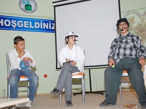 Duygulandıran şiir dinletisi