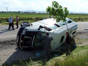 Çumra'da öğrenci servisi kaza yaptı: 6'sı ağır 21 yaralı