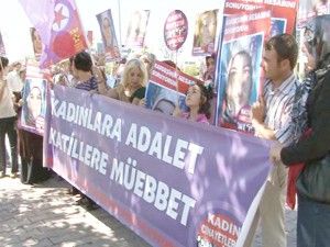 Kadına şiddet protesto edildi
