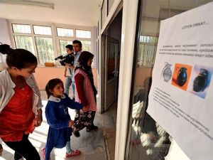 İlk derste ''bomba'' uyarısı