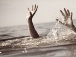 Serinlemek için girdiği gölette boğuldu