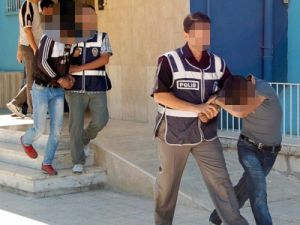 Araçtan hırsızlık iddiasıyla 2 kişi yakalandı