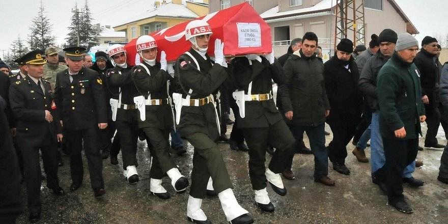 Düşen kargo uçağının pilotlarından Kazım Öndül son yolculuğuna uğurlandı