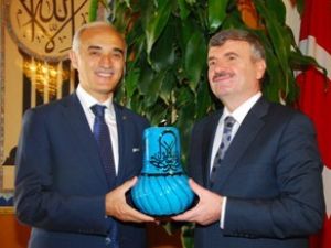 Akyürek'i ziyaret etti