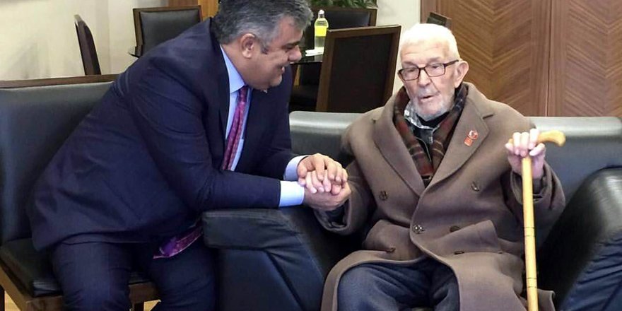 90 yaşındaki Kore Gazisinden Başkan Özgüven’e ziyaret