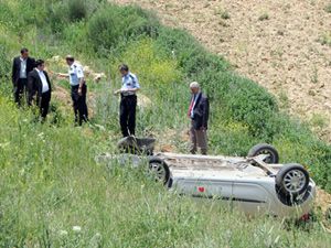 Dereye uçan otomobili çobanlar buldu: 1 ölü