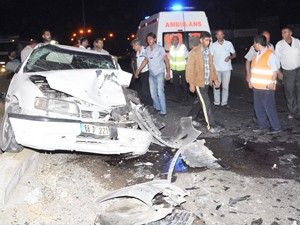 Ters yola giren otomobil kaza yaptı: 2 kişi yaralandı