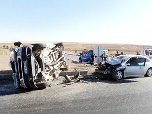 Kuluda otomobil ile işçi servisi Çarpıştı, kazada 7 kişi yaralı