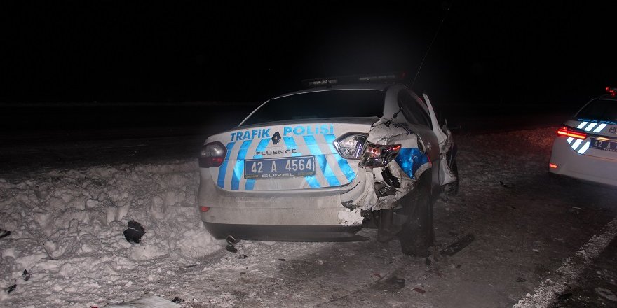 Kaza yerine giden polis aracına otomobil çarptı