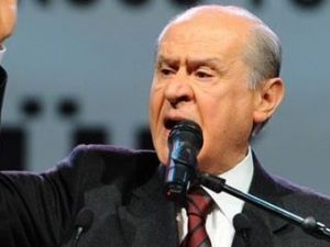 Bahçeli'den Erdoğan'a bayrak tepkisi