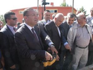 "Dinini ve kitabını doğru öğrenmeli"