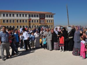 Okul açıldı, dert başladı
