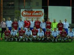 Veteranlar futbol ligi heyecanı sürüyor